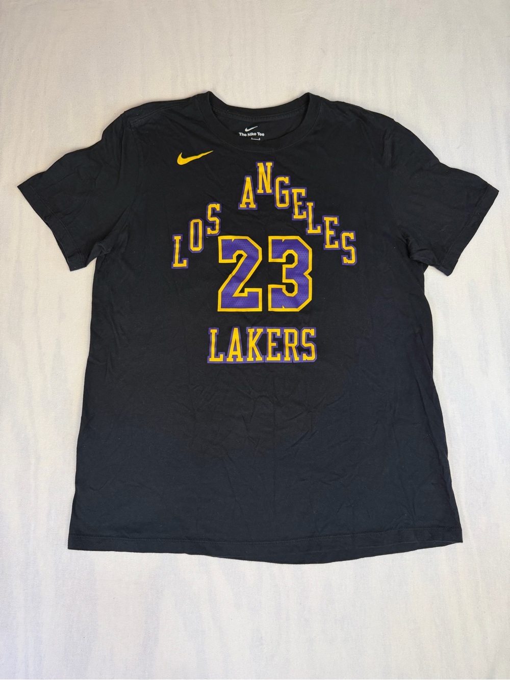 Nike Black Los Angeles Lakers NBA James #23 Purple & Gold Graphic Tee Size: L